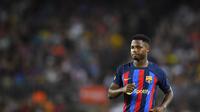 Karier Ansu Fati di Barcelona belum bisa bersinar karena sering diganggu cedera. Dia dipinjamkan ke Brighton pada musim 2023/2024. Masa depan Ansu Fati di Barcelona masih menjadi bahan spekulasi. Blaugrana kabarnya bersedia menjual sang pemain bursa transfer pada musim panas 2024 ini. (Pau BARRENA / AFP)