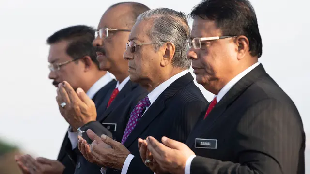 Resmi Jabat PM Malaysia, Mahathir Mohamad Hadiri Pertemuan Perdana