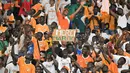 Ribuan warga Pantai Gading ikut merayakan gelar juara bersama para pemain timnas mereka. (Sia KAMBOU/AFP)