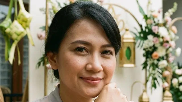 Model Gelang Emas Motif Floral Klasik