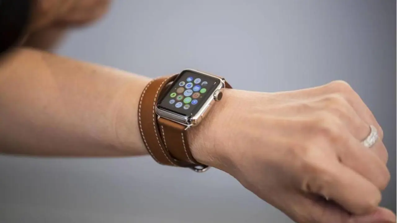 Jam Tangan Bikin Penampilan Kamu Terlihat Intelektual. Benarkah?