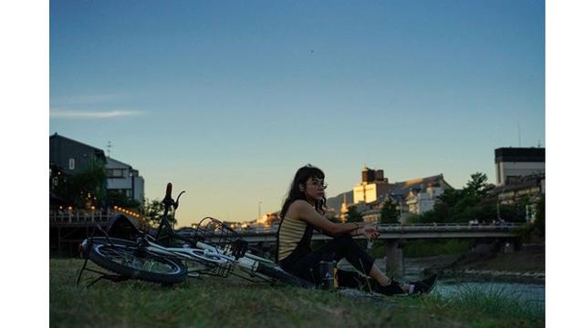 Solo Backpacker, Ini 6 Potret Gaya Liburan Adinda Thomas di Jepang