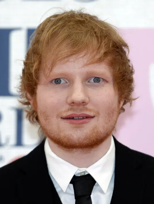 Keputusan Ed Sheeran ini jelas membuat para penggemarnya terkejut. Tak hanya piawai bernyanyi namun juga memiliki sisi kemanusiaan yang patut diacungi jempol. (Bintang/EPA)