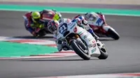 Motor balap tim Federal Oil Gresini Moto2 menggunakan livery khusus saat seri Moto2 Emilia Romagna 2021.