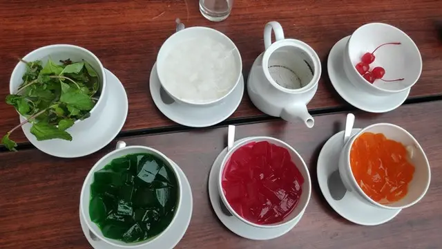 Bahan-bahan yang digunakan untuk membuat minuman khas Melayu Riau, Air Mata Pengantin.