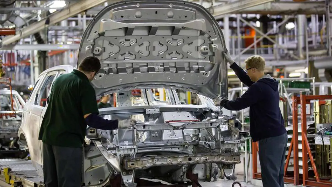 Produksi Mobil Inggris Tembus Sejuta Unit Dalam 9 Bulan