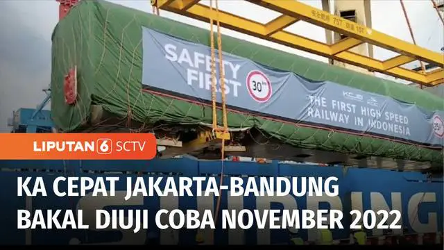 Rangkaian perdana kereta cepat Jakarta-Bandung asal Tiongkok, tiba di Pelabuhan Tanjung Priok, Jakarta Utara, Jumat (02/08) siang. Rencananya uji coba pertama akan digelar November mendatang, di sela-sela pelaksanaan G20.