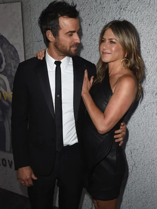Hampir dua tahun jalinan rumah tangga mereka berlangsung, Justin sebagai seorang suami mengungkapkan keberuntungannya memiliki seorang istri seperti Jennifer Aniston. Untuk itu ia sangat mencintai Jennifer. (AFP/Bintang.com)