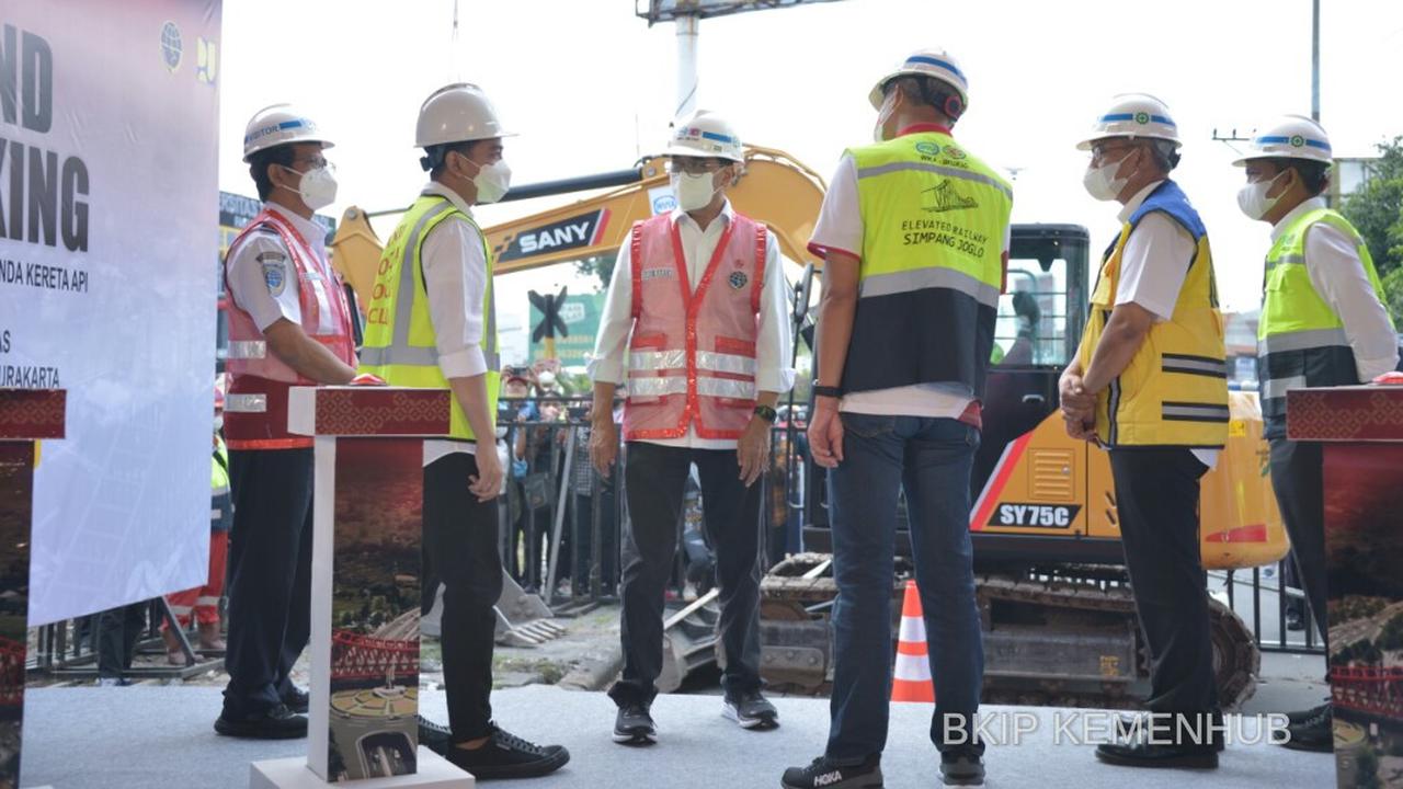 Menteri Perhubungan Budi Karya Sumadi resmi memulai pembangunan rel ganda kereta api Solo-Semarang Fase 1 segmen Solo Balapan - Kalioso