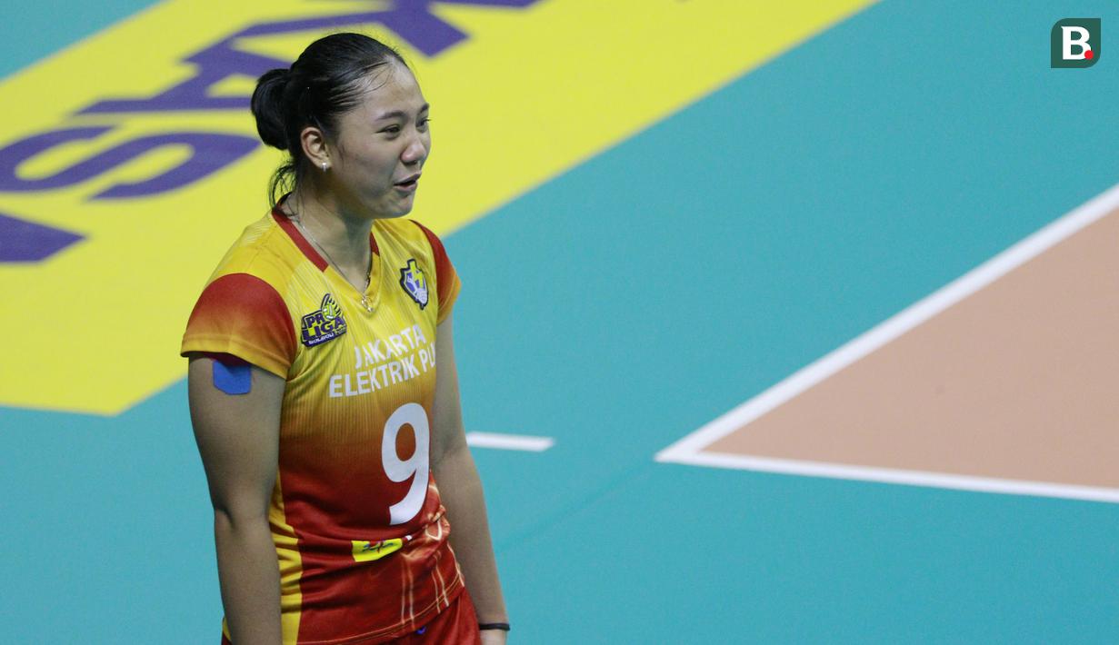 Sepak terjang Nurlaili Kusumah dalam kompetisi bola voli profesional masih seumur jagung. Dia mengawali debut sebagai pevoli saat berusia 14 tahun dan pernah membela sejumlah klub besar Proliga seperti Jakarta BNI Taplus. (Bola.com/M Iqbal Ichsan)