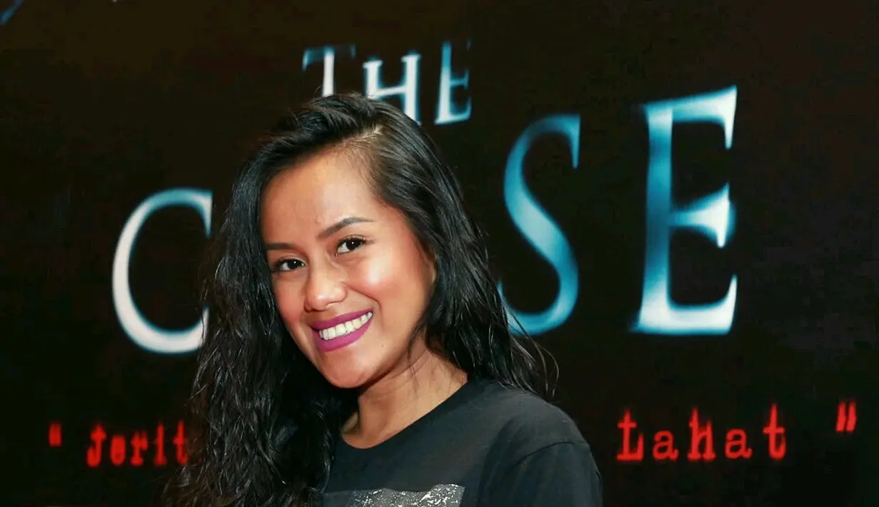 Ditemui di kawasan Thamrin, Jakarta Pusat, Rabu (26/4/2017), Lia menceritakan tantangannya dalam membintangi film The Curse yang menuntutnya menjadi cewek lugu, dan imut. Menurutnya, ia tak bisa serius. (Galih W.Satria/Bintang.com)