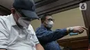 Selain pidana penjara, Erintuah Damanik dan Mangapul juga dikenakan denda sebesar Rp500 juta dengan ketentuan apabila tidak dibayar maka diganti (subsider) dengan kurungan selama tiga bulan. (Liputan6.com/Herman Zakharia)