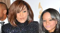Keluarga Whitney Houston Debatkan Pernikahan Sedarah Anaknya