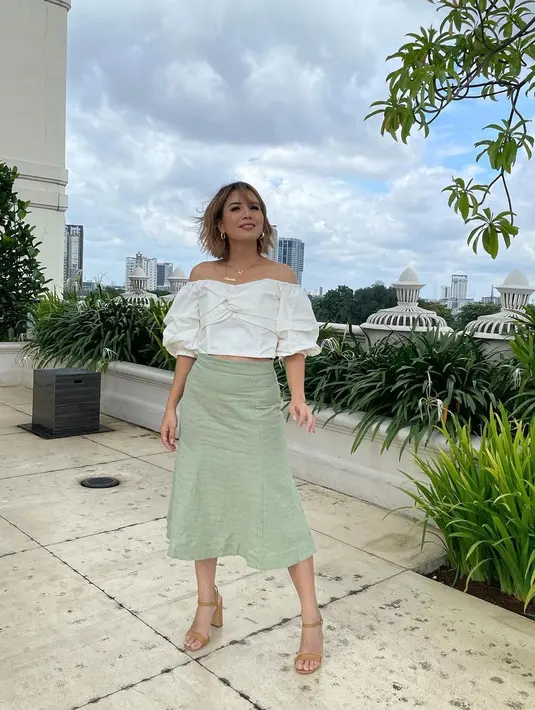 Tya pun memohon doa agar dirinya dan Kanaka segera pulih dan bisa pulang ke rumah. Ia pun mengungkap kerinduannya pada anak keduanya yang baru saja berulang tahun, Kalundra. (Instagram/tya_ariestya)