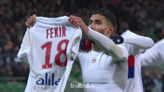 Berita video pemain Lyon, Nabil Fekir, membuat suporter tim lawan marah karena selebrasi golnya. This video presented by BallBall.