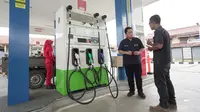 Menteri Badan Usaha Milik Negara (BUMN) Erick Thohir melakukan inspeksi mendadak (sidak) ke sejumlah Stasiun Pengisian Bahan Bakar Umum (SPBU) di Tangerang. (Dok Kementerian BUMN)