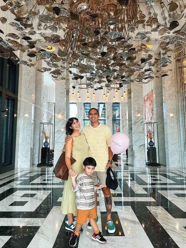 7 Potret Westny DJ Pamer Baby Bump di Kehamilan Kedua, Makin Menawan