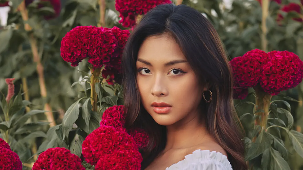 cantik dewasa sedih putus cinta