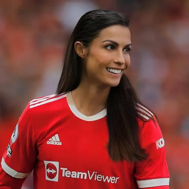 6 Editan Foto Pemain Manchester United Jika Berparas Perempuan Ini Bikin Ketawa Geli