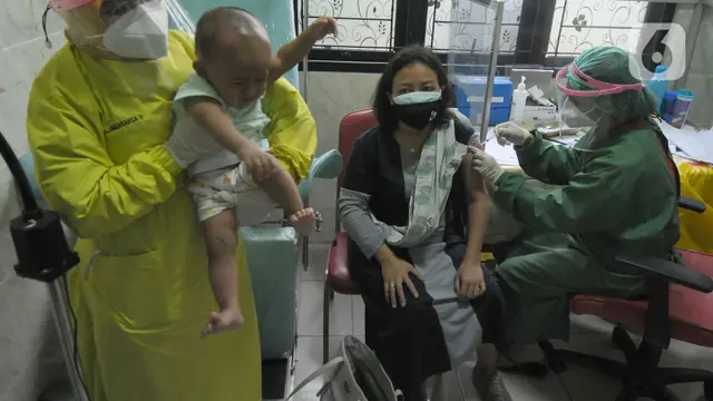 FOTO: Vaksinasi Covid-19 Bagi Ibu Hamil di Puskesmas