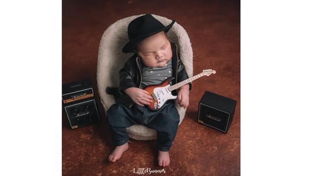 7 Potret Baby Born Anak Kedua Vicky Shu, Bikin Gemas