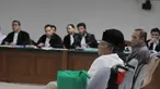 Attabik Ali, mertua Anas Urbaningrum saat menjadi saksi di Pengadilan Tipikor, Kamis (28/8/14). (Liputamn6.com/Herman Zakharia)
