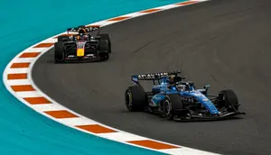 Formula 1: Alex Albon Pilih Bertahan, Williams Siapkan Proyek Besar untuk 2027