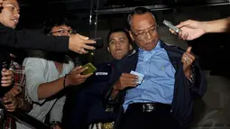 Jero Wacik diperiksa KPK terkait kasus yang menjerat‎ eks Ketua Komisi VII DPR RI Sutan Bhatoegana, Jakarta, Kamis (22/11/2014). (Liputan6.com/Miftahul Hayat) 
