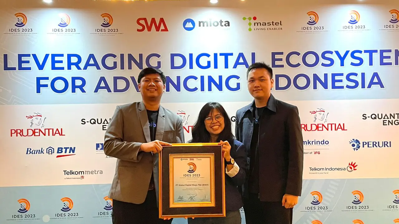 Blibli AI Development - Tim Blibli menerima penghargaan dari Indonesia Digital Ecosystem Summit 2023 untuk predikat Excellent for Its Outstanding Digital Innovation. (Blibli)