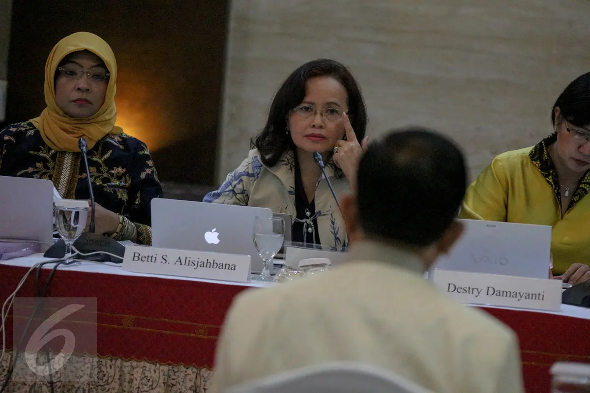20150825-Wajah Tegang Capim KPK Hendardji Soepandji Jalani Tes Wawancara-Jakarta