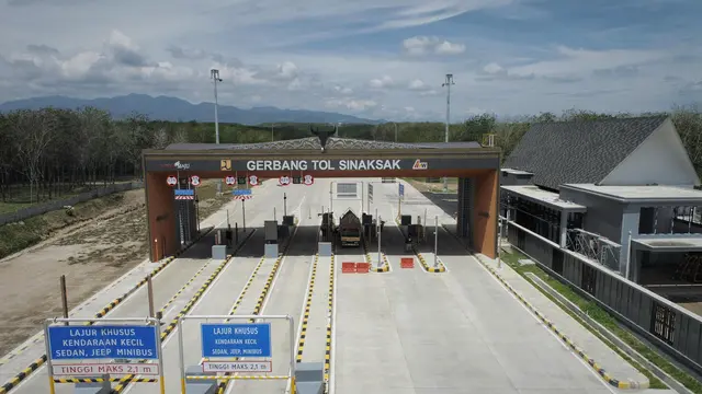 Gerbang Tol Sinaksak