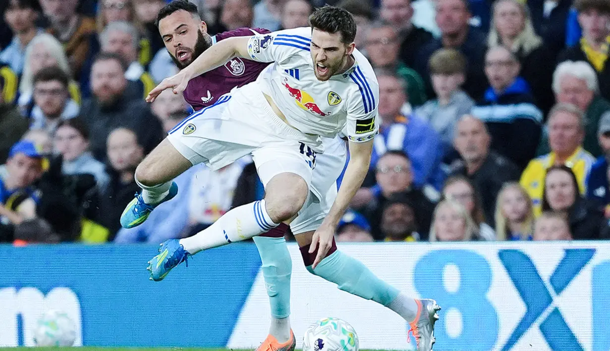 Hasil ini membuat Leeds mengemas 43 poin, naik ke peringkat 14 klasemen Liga Inggris. Sementara Burnley, yang sudah dipastikan terdegradasi, masih terbenam di posisi 19 dengan 20 poin dari 35 laga. (Martin Rickett/PA via AP)
