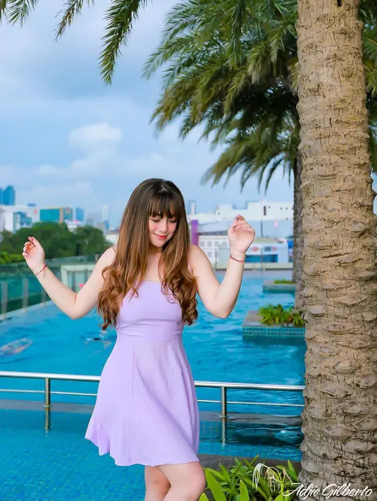 "Aku minta maaf kalau aku salah. Tapi nggak ada niatan untuk jahat siapapun dia," kata Celine Evangelista saat dijumpai di kawasan Kapten Tendean, Jakarta Selatan, Senin (22/2/2021).  (Instagram/celine_evangelista)