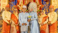 Resepsi Putri Wahyuni dan suami yang menjadi korban Pesawat Srwijaya Air SJ 182. (Liputan6.com/Istimewa)