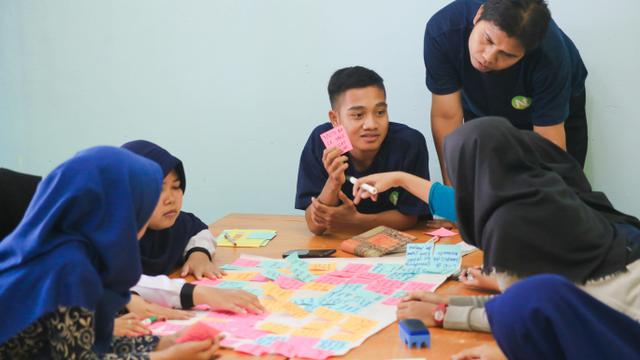 Tugas Guru Mendidik Siswa Indonesia Semakin Menantang, Jangan Lagi Sepelekan Kesejahteraannya