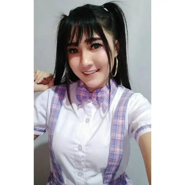 6 Gaya Nella Kharisma Pakai Baju Sekolah, Masih Pantas dan Imut