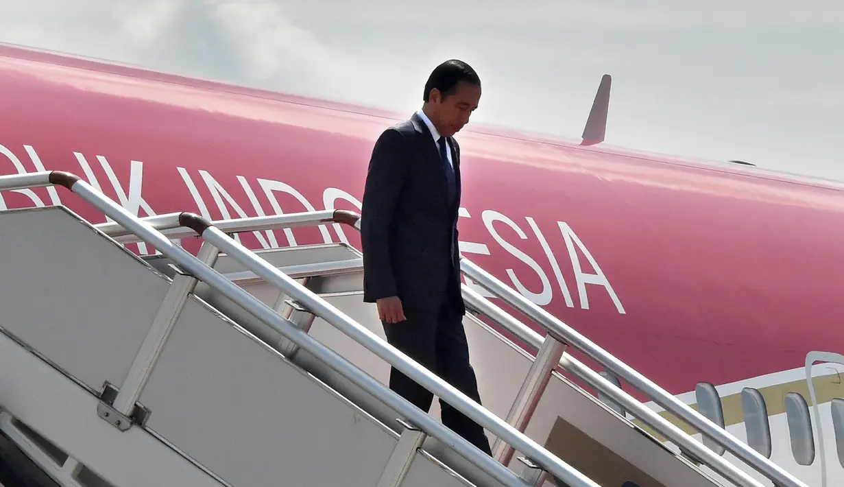 Di Papua Nugini, Presiden Jokowi diagendakan akan melakukan pertemuan dengan Gubernur Jenderal Papua Nugini Bob Dadae. (ANDREW KUTAN/AFP)