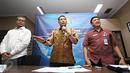 Kepala BNN (tengah) Komjen Budi Waseso memberikan keterangan pers di Gedung BNN, Cawang, Jakarta, Selasa (22/12). Mereka ditangkap di sebuah apartemen di Jalan Marsekal Suryadarma, Tangerang. (Liputan6.com/Immanuel Antonius)