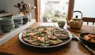 Resep Pajeon Pancake Gurih Korea Versi Lokal, Teman Santap Nonton Drakor