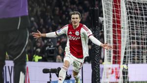 Pemain Ajax Mika Godts diincar Manchester United (AFP)