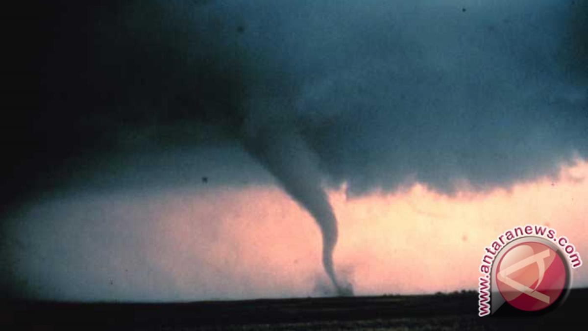 Waspada Puting Beliung Sidoarjo, Ini Tanda-tandanya