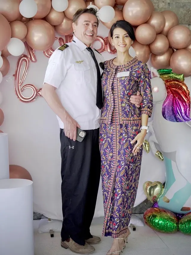 Farah Quinn dan suami (Instagram/farahquinnofficial)