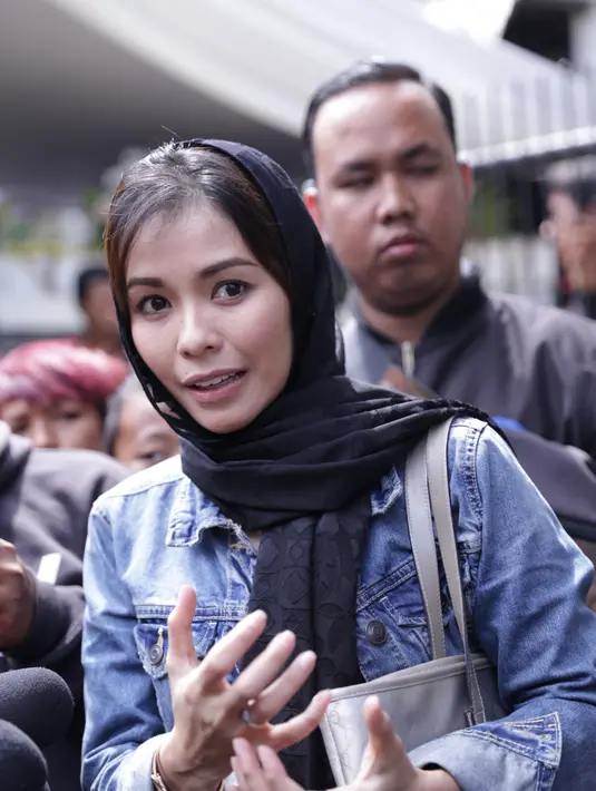 Ariel bersama Noah menggelar konser di Malang, Jawa Timur pada 30 Maret kemarin. Sesampainya di Kota Malang, kabar duka dari ayahanda Ariel. (Adrian Putra/Bintang.com)