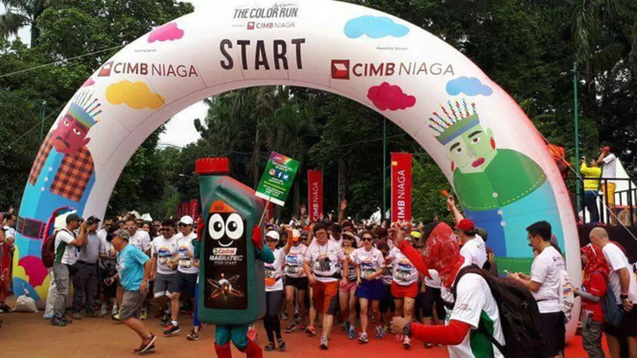 Peserta Happiest 5K Serbu Maskot Castrol MAGNATEC STOP-START 