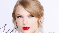 5 lipstik ini dikenakan Taylor Swift yang membuat bibirnya terlihat lebih menarik dan seksi. 
