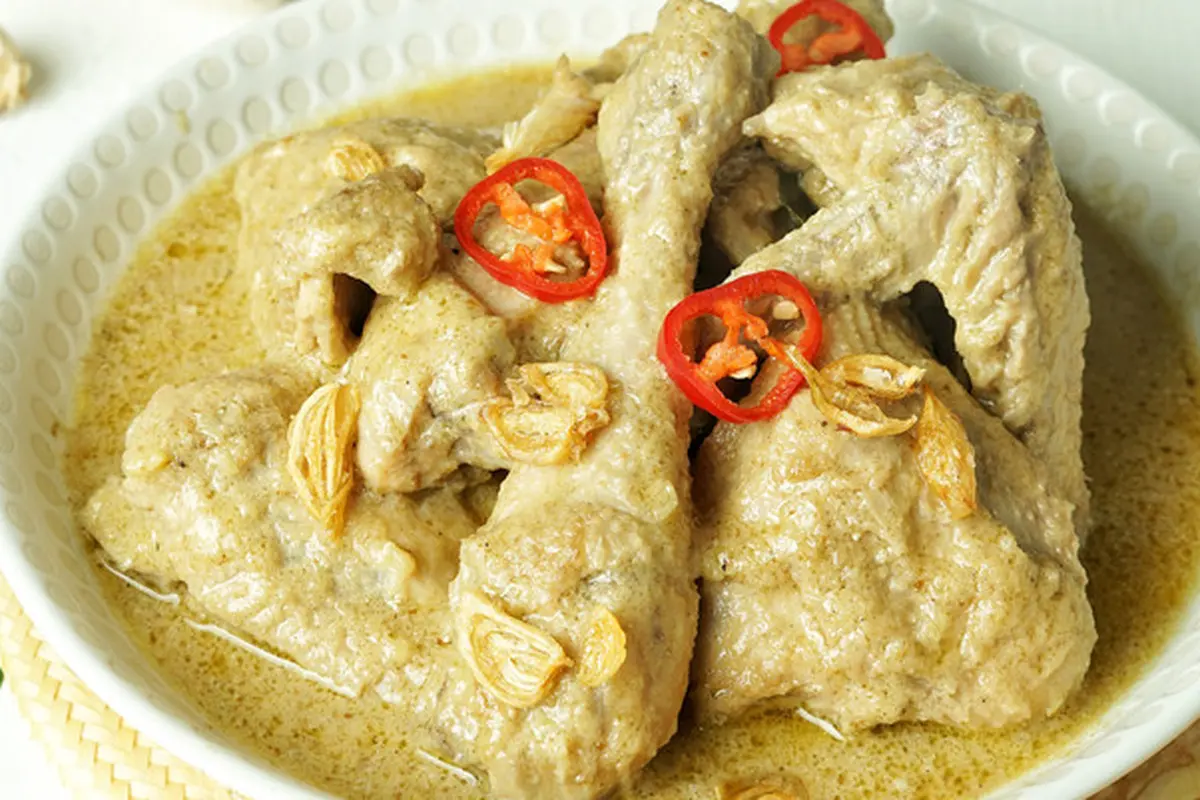 opor ayam kampung