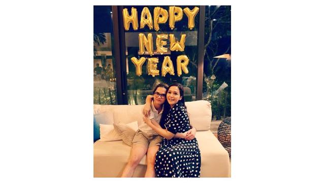 Rela Jadi Backing Vokal, Ini 6 Momen Kebersamaan Maia dan Dul Jaelani