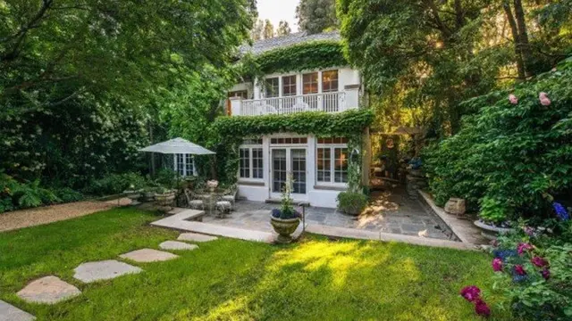 [Bintang] Jennifer Lawrence