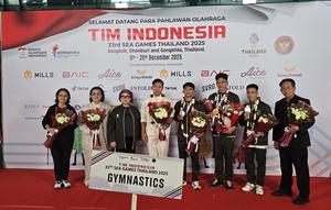 Abiyurafi dan pesenam Indonesia lainnya tiba di Indonesia usai berprestasi di SEA Games 2025