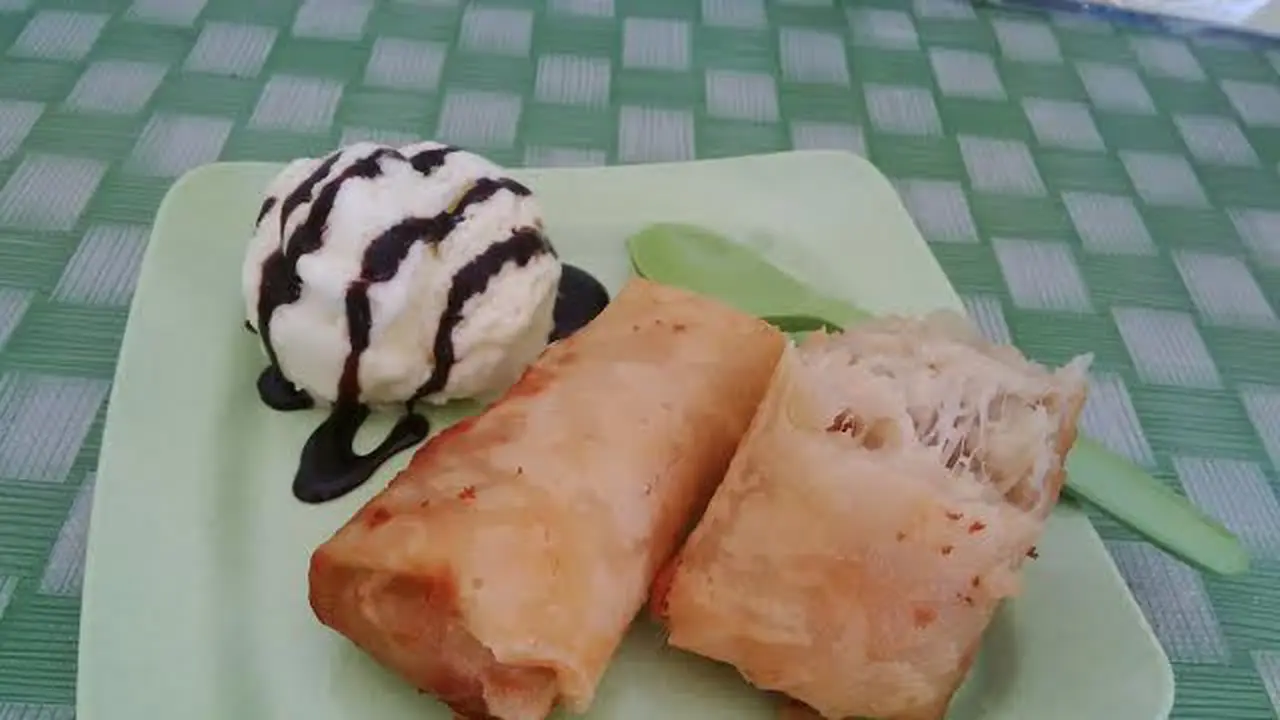Lumpia Durian Bogor, Pecah di Mulut Lumer di Lidah